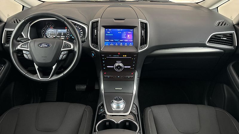 Ford S-MAX 2.0 Ecoblue AUT AWD Titanium - fotka 8 z 28