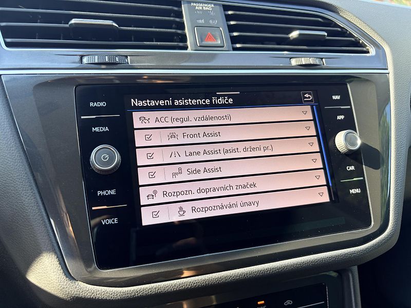 Volkswagen Tiguan 1.5TSI DSG MATRIX VIRTUAL - fotka 42 z 58