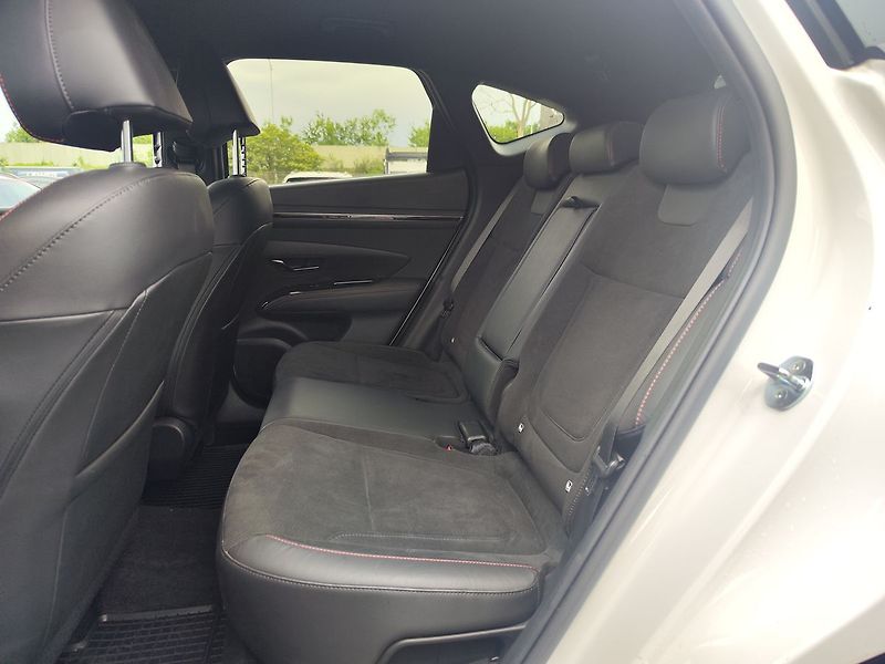 Hyundai Tucson 1.6 T-GDi/110kW N-Line - fotka 13 z 37