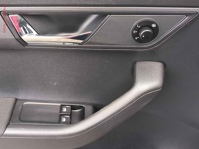 Škoda Fabia (2018) 1.0 TSi, Monte Carlo, panor - fotka 16 z 19