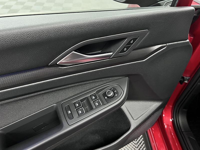 Volkswagen Golf GTI 180 kW Servis 68tkm - fotka 12 z 49