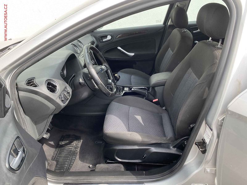 Ford Mondeo (2009) 2.0TDCi - fotka 9 z 13