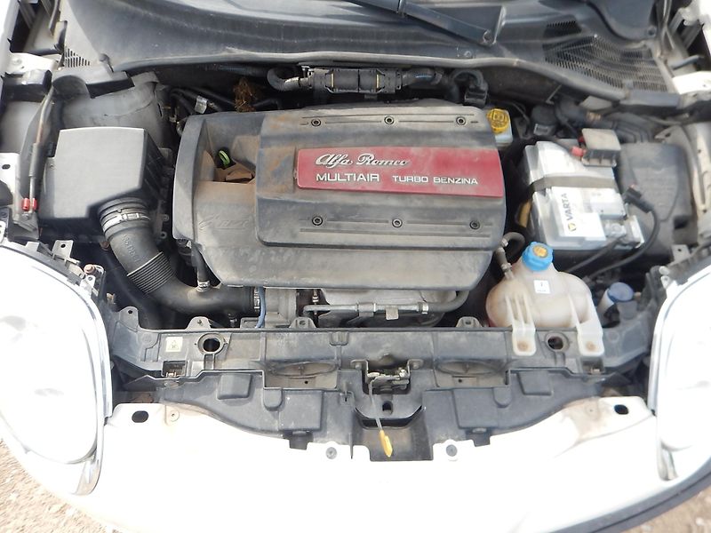 Alfa Romeo MiTo 1.4 T 135, AUTOMAT, KLIMA - fotka 25 z 26