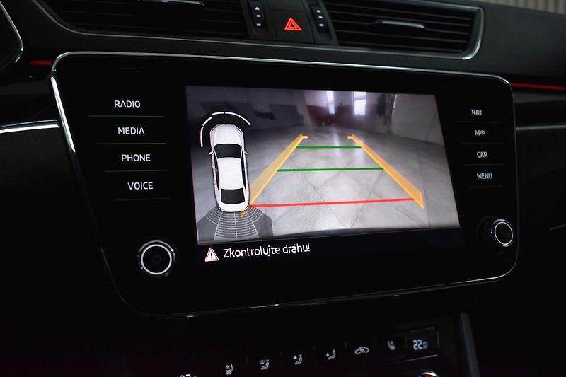 Škoda Superb 2.0 TDI L&K*2xKOLA*DSG*ACC*ČR* - fotka 27 z 42