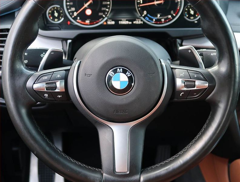 BMW X6 (2018) M Paket xDrive30d - fotka 18 z 23