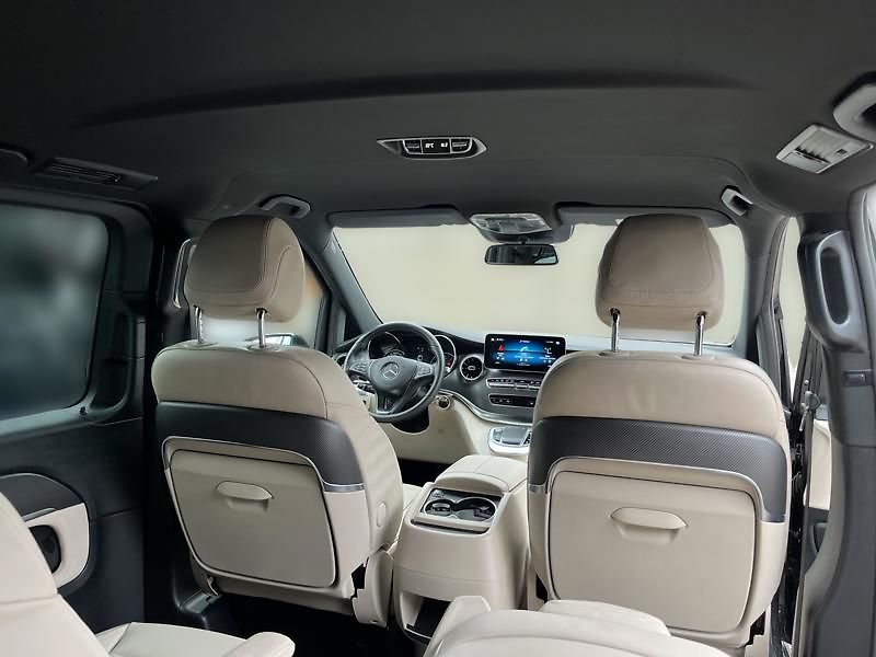 Mercedes-Benz Třídy V 300 d 4MATIC AVANTGARDE AMG - fotka 25 z 28