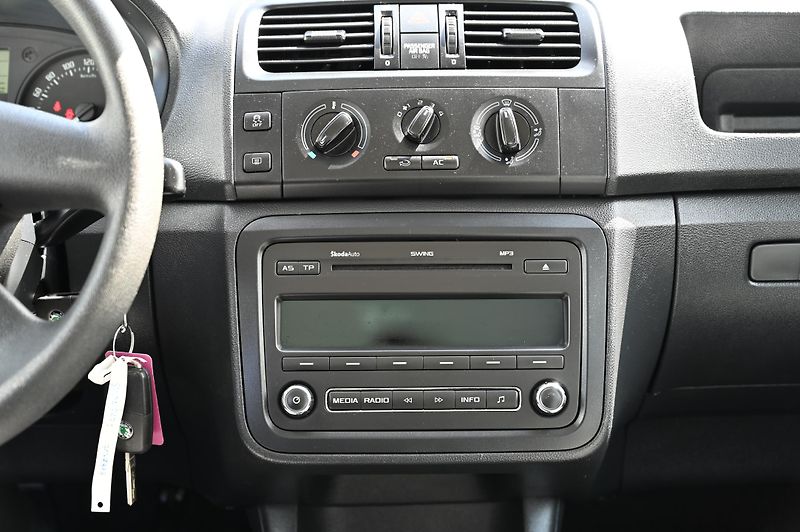 Škoda Fabia 1.4 16V 63KW Special 3/2011  - fotka 11 z 40