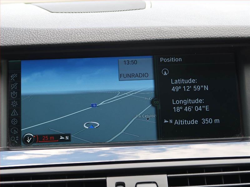 BMW Řada 5 (2011) M Paket 520d, Automat, Navi - fotka 12 z 19