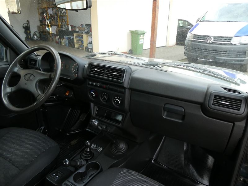 Lada Niva 1,7 i 4x4 61kW LPG, DPH, ČR - fotka 28 z 37