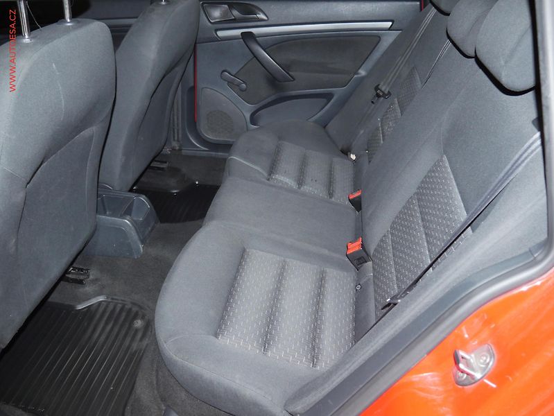 Škoda Octavia (2012) 2.0 TDi, ČR, AC - fotka 10 z 15