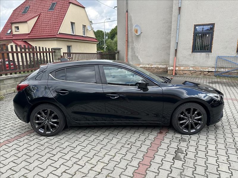 Mazda 3 2,0 121kw G165 TOP - fotka 2 z 21