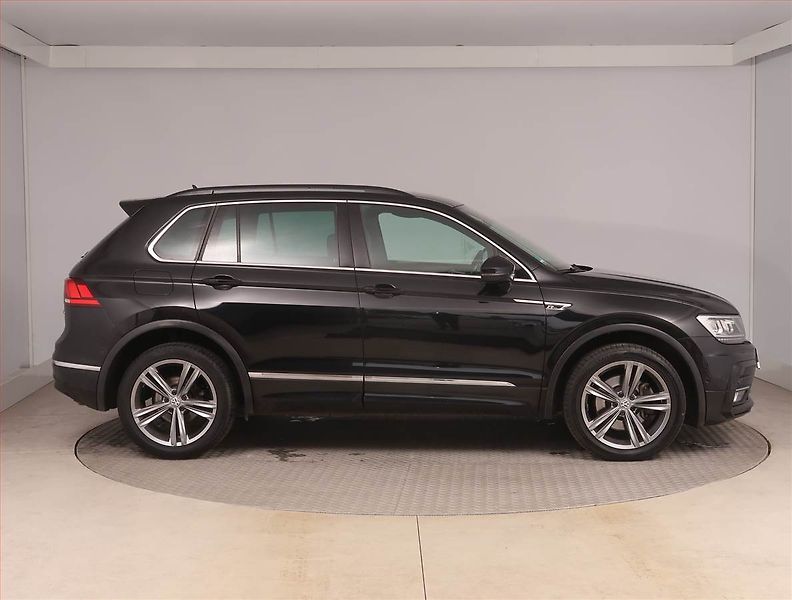 Volkswagen Tiguan (2018) R-Line 2.0 TSI - fotka 6 z 17