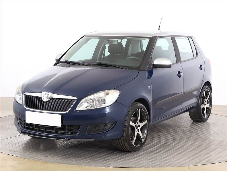 Škoda Fabia (2011) 1.6 TDI, Tempomat - fotka 2 z 15