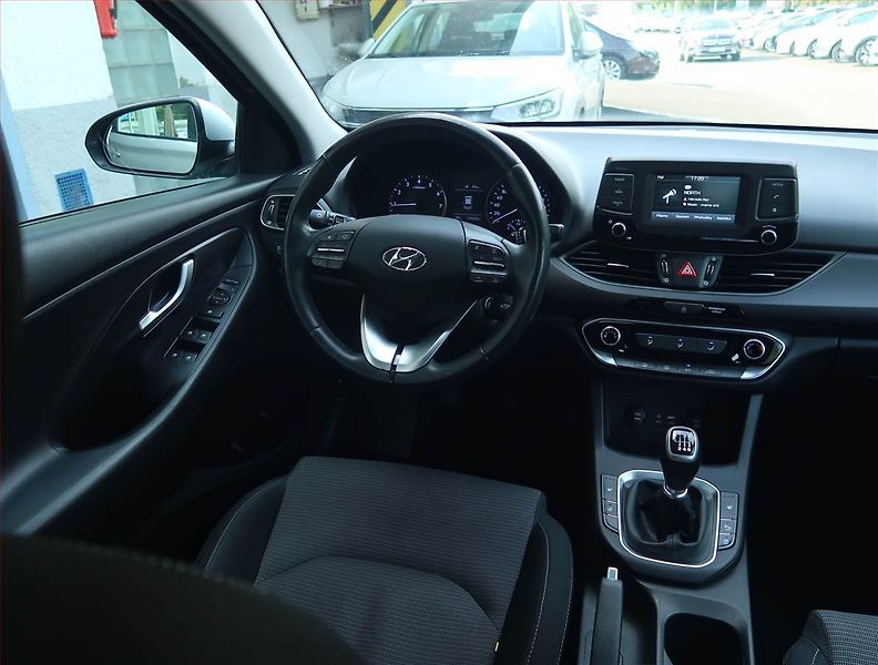 Hyundai i30 (2017) 1.0 T-GDI, ČR,1.maj, Tempomat - fotka 7 z 19