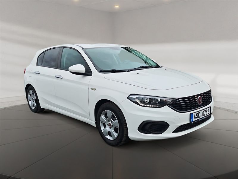 Fiat Tipo 1,4 95k Plus - fotka 1 z 11