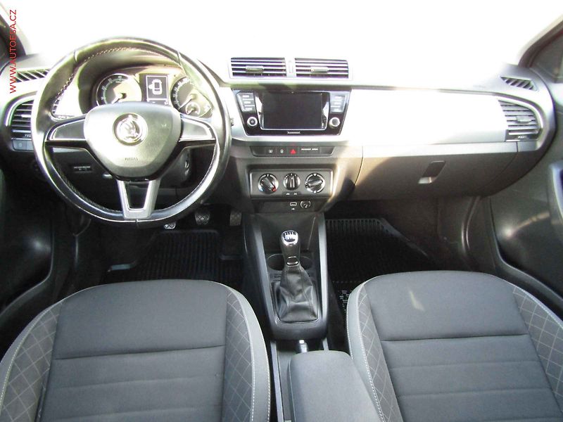 Škoda Fabia (2018) 1.0 TSi, 2.maj,ČR, AC, temp - fotka 8 z 17