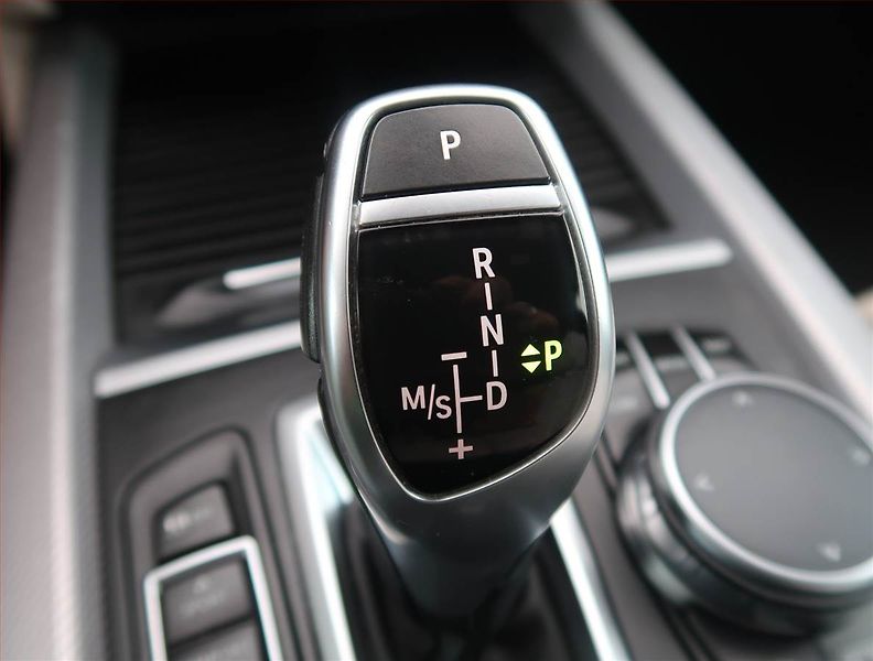 BMW X5 (2018) xDrive40d - fotka 12 z 14