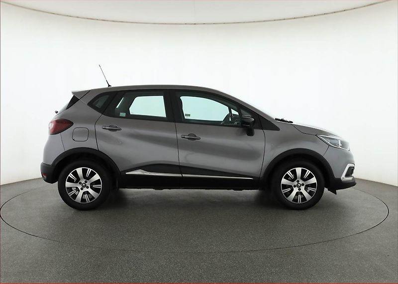 Renault Captur (2018) 1.2 TCe, Tempomat - fotka 6 z 19