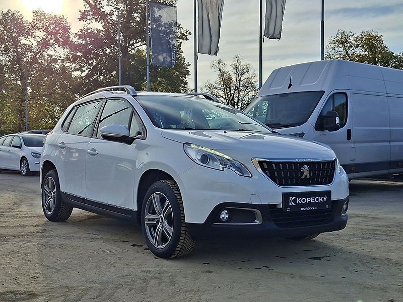 Peugeot 2008 1,2 PT 110k M5 2.MAJ - fotka 8 z 23