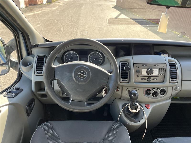 Opel Vivaro 2,5 CDTi 9.MÍST ROZVODY TAŽNÉ - fotka 14 z 37