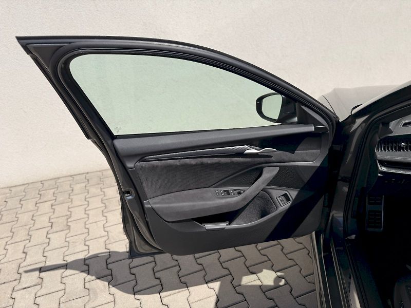 Škoda Superb (2025) COMBI SPORTLINE - fotka 22 z 35