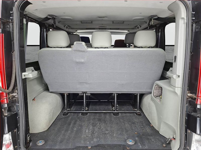 Opel Vivaro (2008) 2.5 CDTI, Bus, 8Míst - fotka 14 z 15