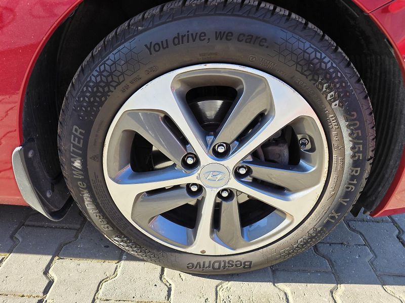 Hyundai i30 1.4-TOP VÝBAVA-AUT.KLIMA - fotka 15 z 15