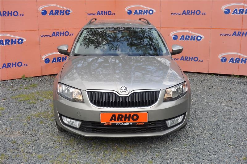 Škoda Octavia 1,6 TDi,ČR,SERV.KN.,STYLE,4x4. - fotka 2 z 32