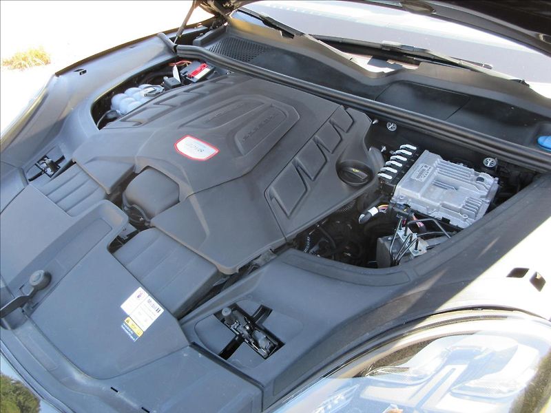 Porsche Cayenne 4,0 Turbo, Coupe, Chrono Matri - fotka 46 z 46