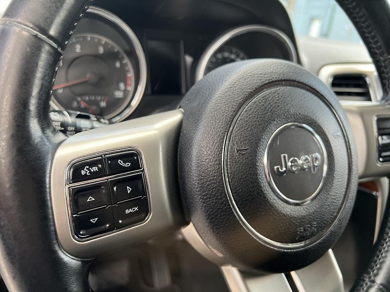 Jeep Grand Cherokee 3.0CRD AUTOMAT LIMITED TAŽNÉ - fotka 16 z 43