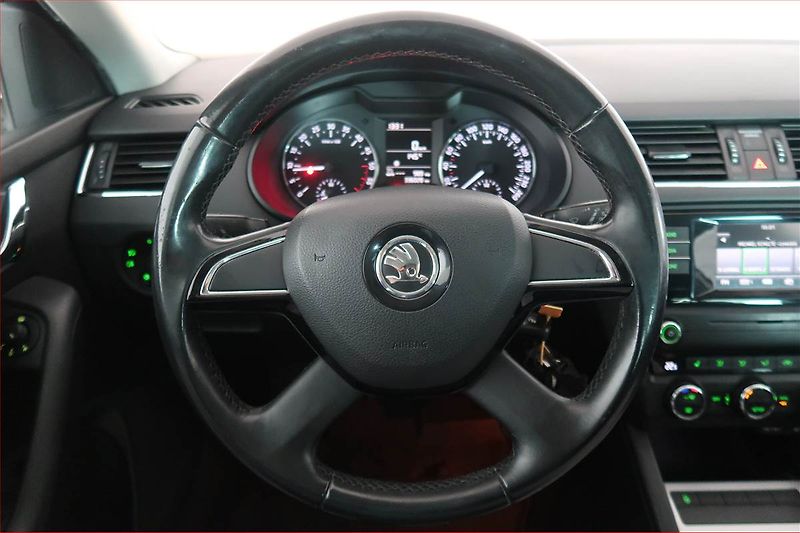 Škoda Octavia (2014) Ambition 1.6 TDI, Serv.kniha - fotka 17 z 17