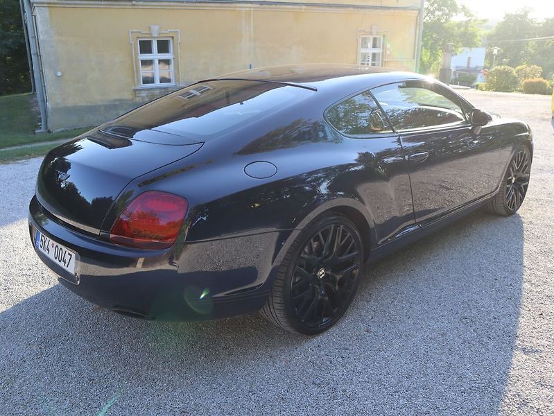 Bentley Continental GT (2004) - fotka 8 z 42