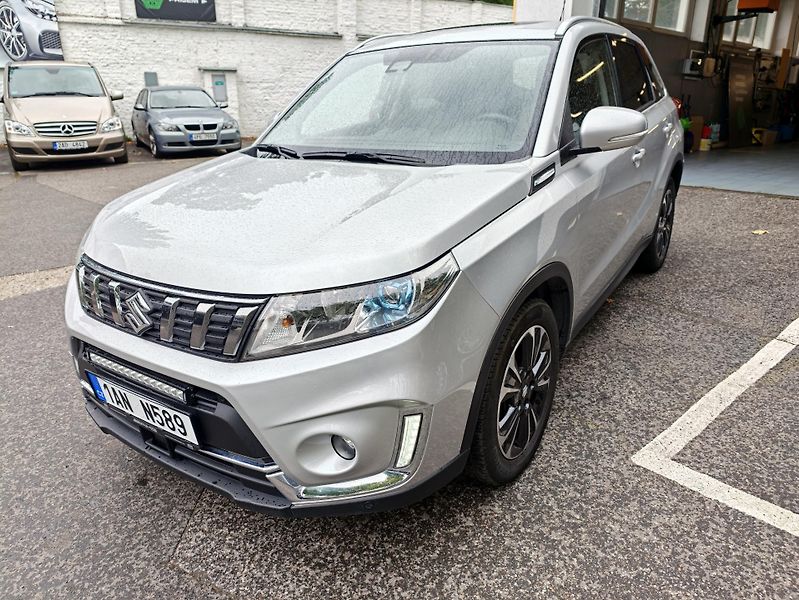 Suzuki Vitara 1,4T Aut. Elegance 4x4 - fotka 2 z 30