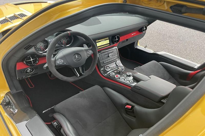 Mercedes-Benz SLS AMG BLACK SERIES - fotka 11 z 20