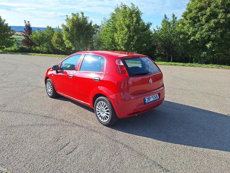 Fiat Grande Punto (2011) 1.2 i Klima - fotka 4 z 20