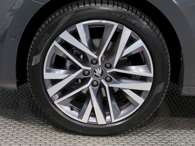 Škoda Octavia (2025) EXCLUSIVE 2.0TDI 110KW DSG TAŽ - fotka 12 z 47