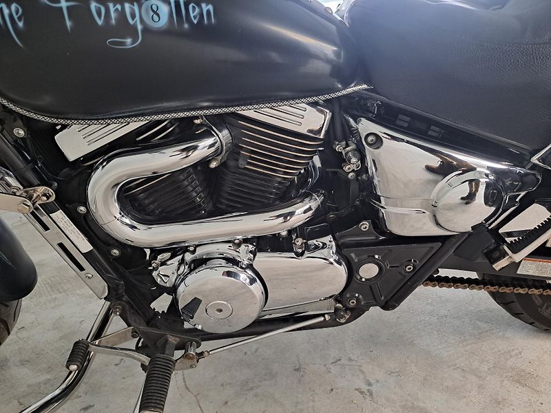Suzuki VZ 800 Marauder - fotka 18 z 19