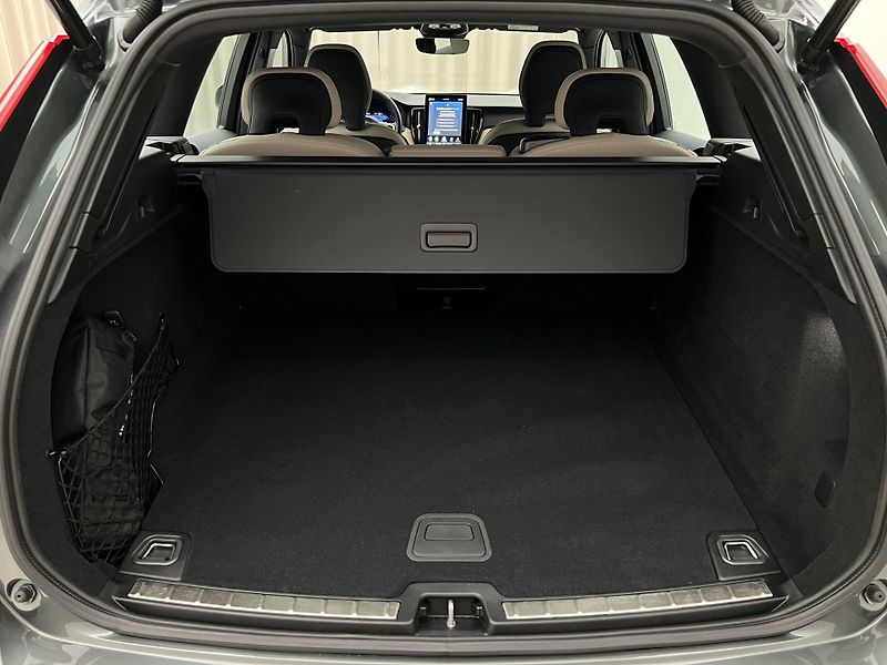 Volvo XC60 B5 AWD BRIGHT PLUS CZ 1. maj. - fotka 5 z 46