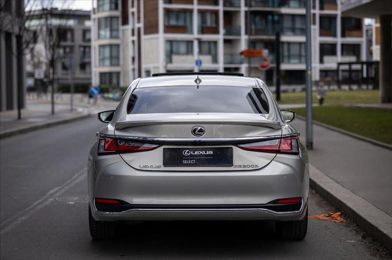Lexus ES 300h 300H 2,5 HEV LIMITED EDITION - fotka 3 z 21