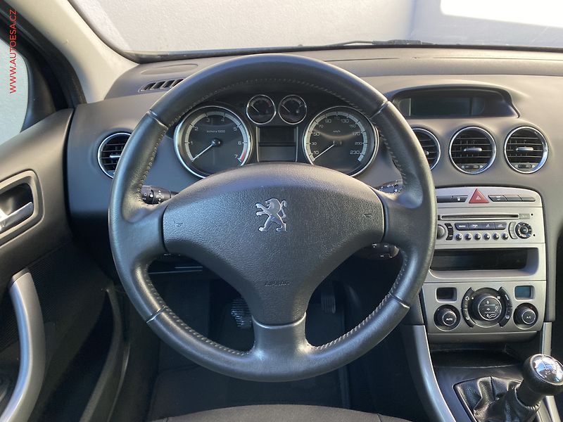 Peugeot 308 (2011) 1.6 VTi SW - fotka 11 z 15