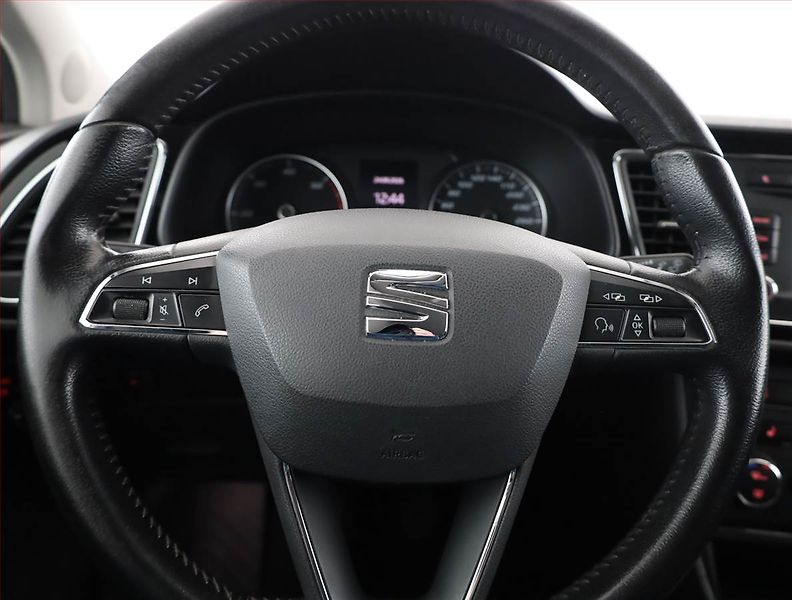 Seat Leon (2015) 1.6 TDI, Tempomat - fotka 8 z 16