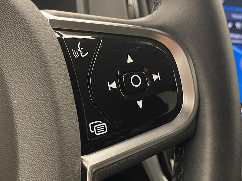 Volvo V90 T6 AWD RECHARGE DARK PLUS AUT - fotka 21 z 54