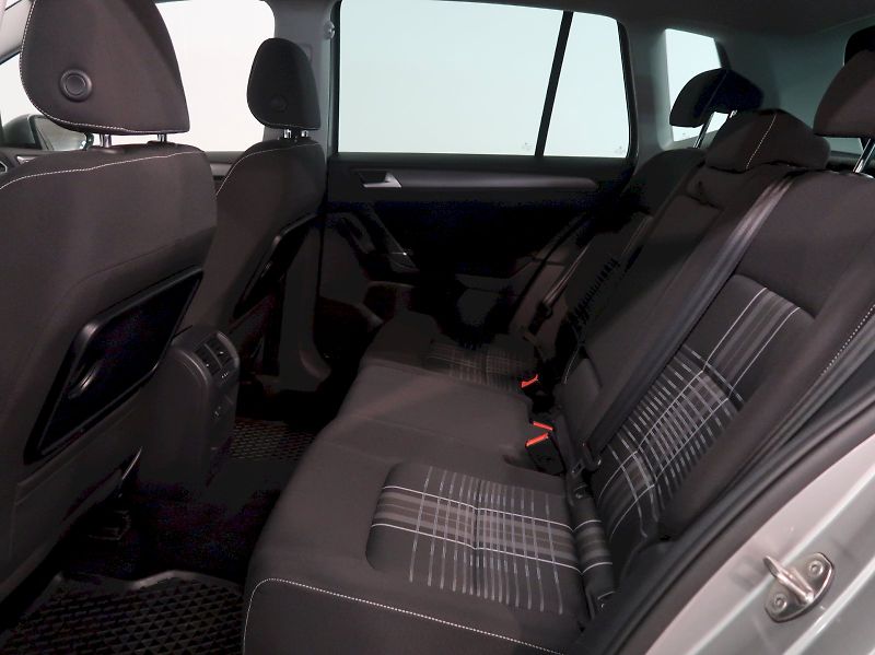 Volkswagen Golf Sportsvan (2016) COMFORTLINE 1.4TSI 92KW DSG - fotka 28 z 36