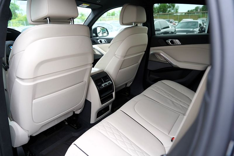 BMW X6 M50i xDrive Lasery, ČR, 530PS - fotka 38 z 48