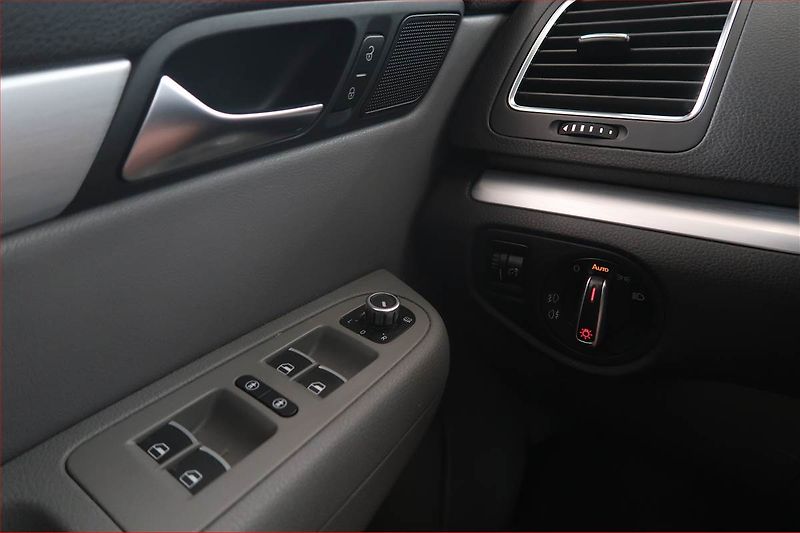 Volkswagen Sharan (2013) 2.0 TDI BMT, Kůže, Navi - fotka 18 z 18