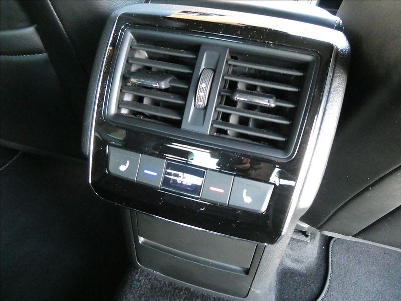 Škoda Superb 2,0 TSi SPORTLINE,1maj,webasto - fotka 32 z 50