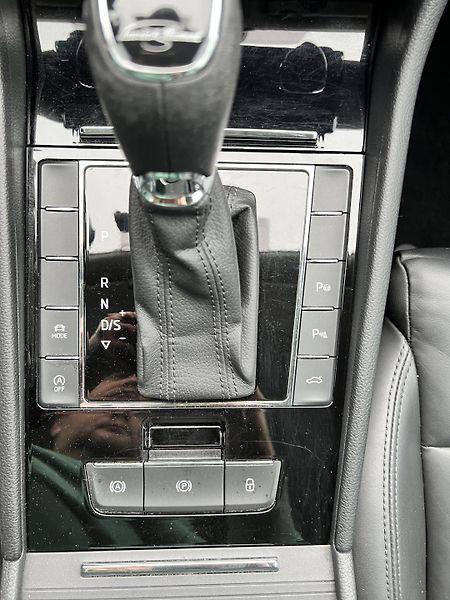 Škoda Superb L&K 2.0TDi 110kw KOUPENO V ČR - fotka 28 z 48
