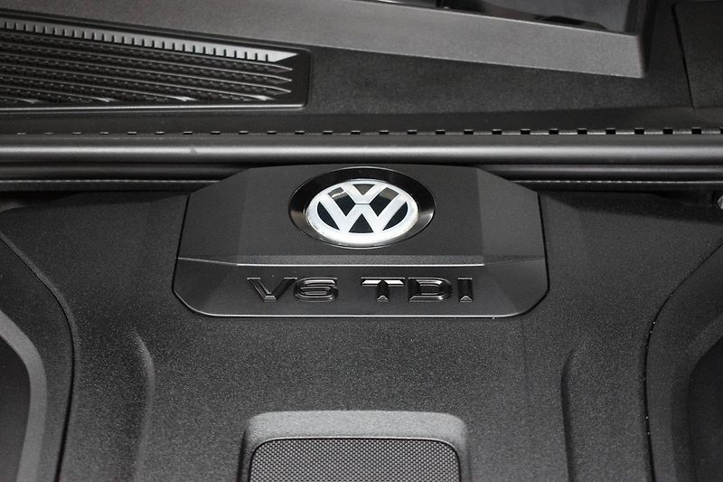 Volkswagen Touareg 3.0TDI R-LINE*TAŽNÉ*WEBASTO*ČR - fotka 44 z 49