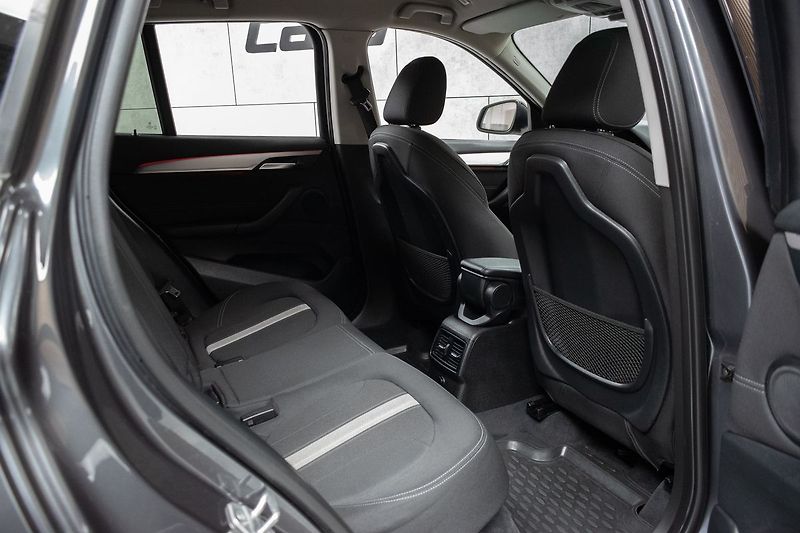 BMW X1 xDrive20d Sport Line*HEAD-UP* - fotka 13 z 42