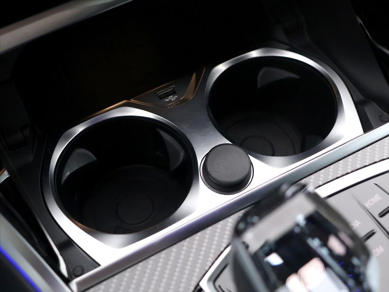 BMW Řada 8 3,0 840i 245kW Gran Coupe DPH - fotka 35 z 49